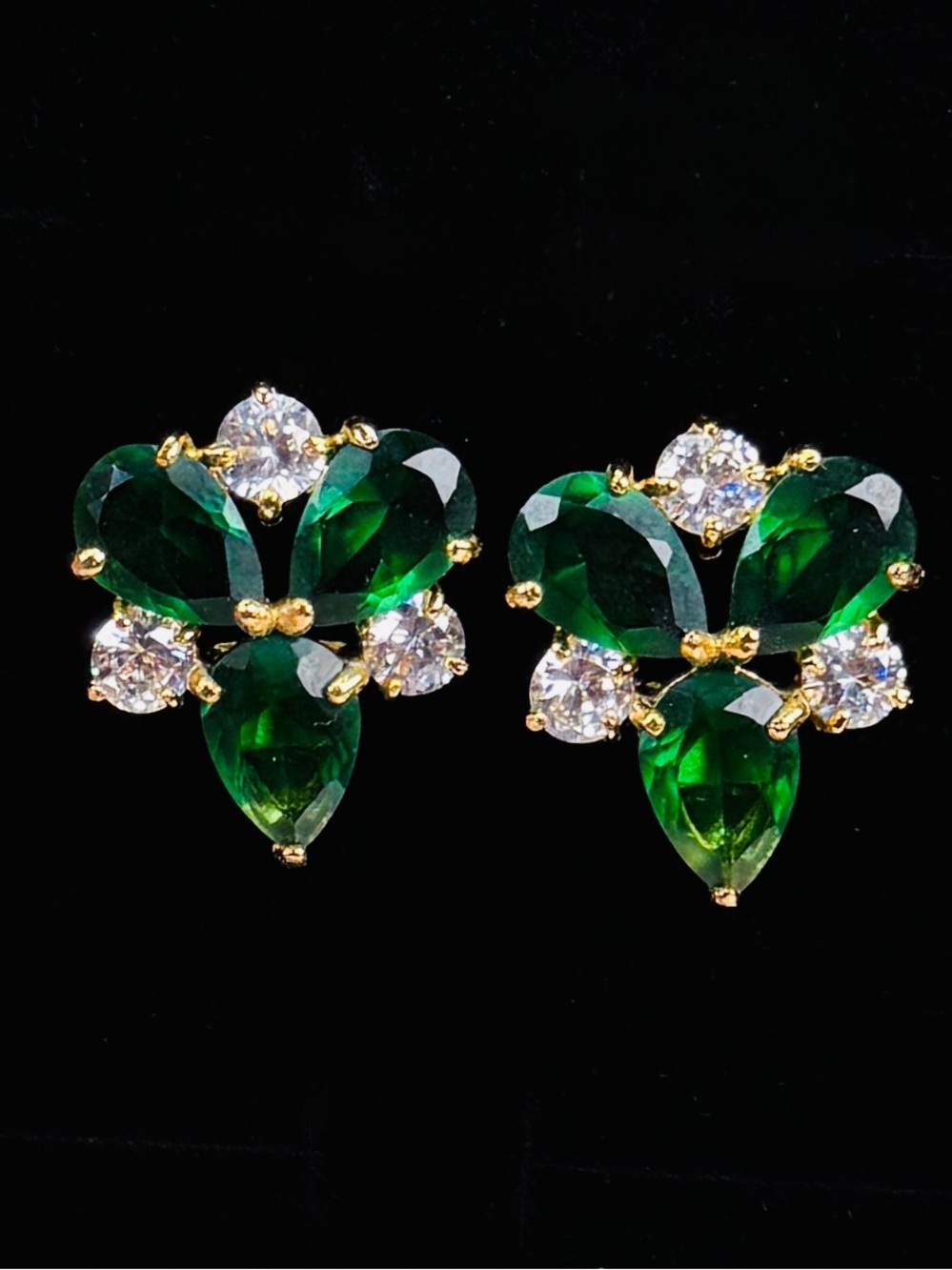 Beautiful, dressy, goldtone, green and clear bling clip on earrings
